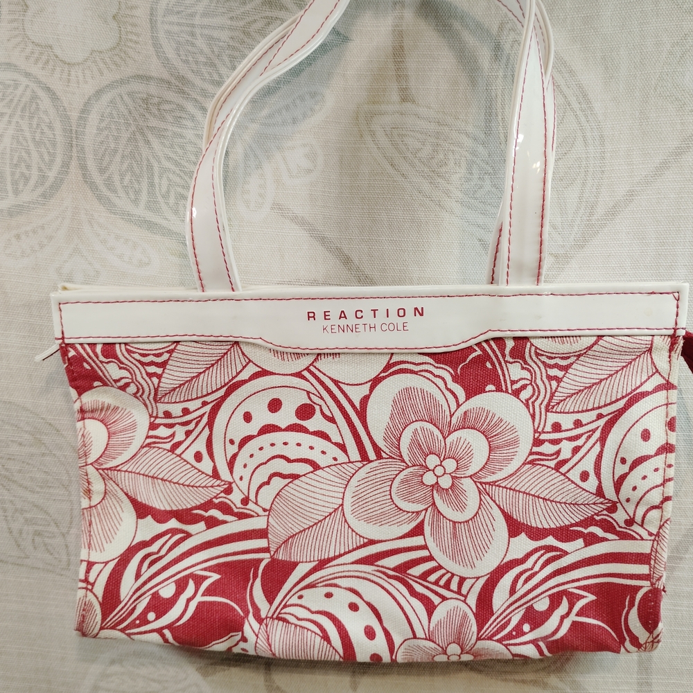 Kenneth Cole Red and White Floral Cosmetic Bag